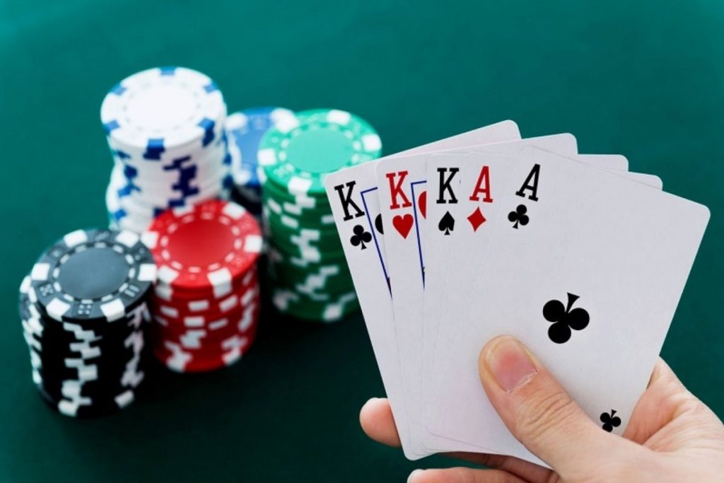 Cách chơi bài Poker tại Ku711